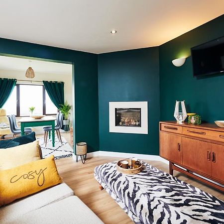 Maes Y Mel- A Couples, Pet Friendly, Rural Romantic Getaway With Countryside Views Gellywen Eksteriør bilde