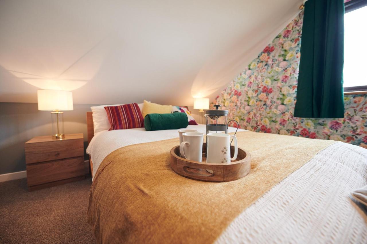 Maes Y Mel- A Couples, Pet Friendly, Rural Romantic Getaway With Countryside Views Gellywen Eksteriør bilde