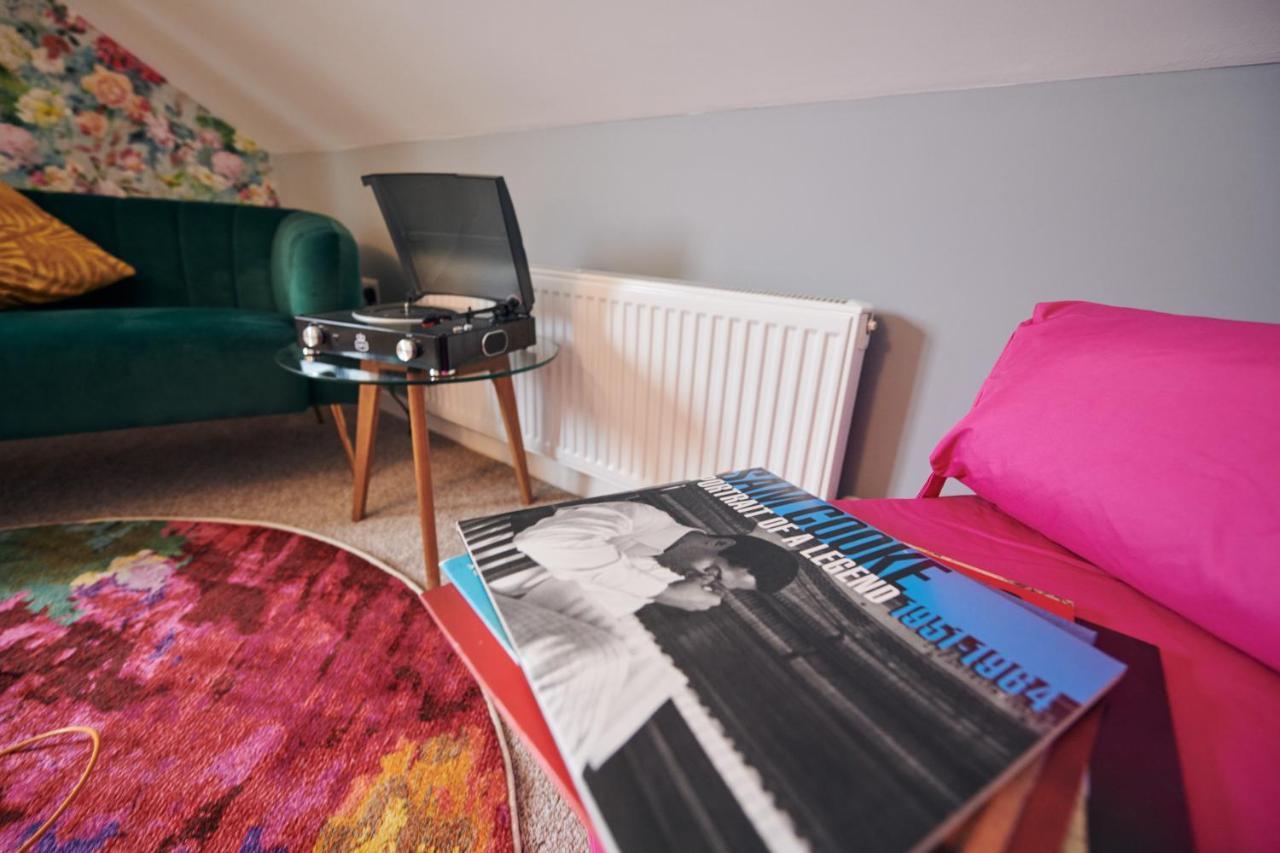 Maes Y Mel- A Couples, Pet Friendly, Rural Romantic Getaway With Countryside Views Gellywen Eksteriør bilde